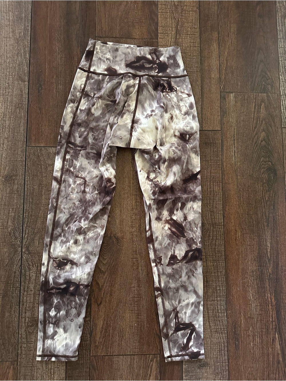 Gymshark Neutral Taupe Tie-Dye Leggings - Gymshark - Picture 4 of 5